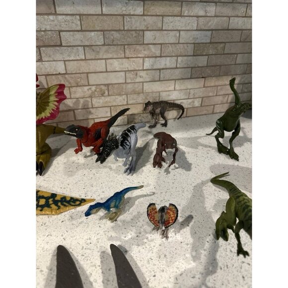 Jurassic world dinosaur bundle - Picture 5 of 6
